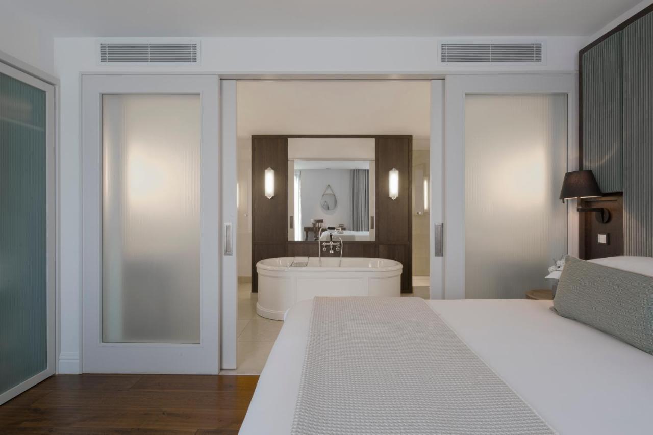 Aparthotel Cheval The Edinburgh Grand Esterno foto A sliding door