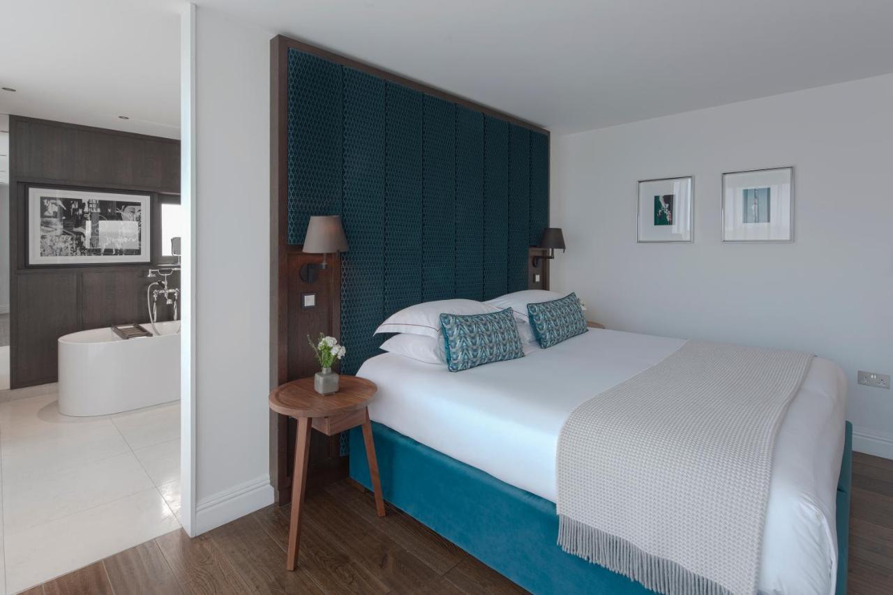 Aparthotel Cheval The Edinburgh Grand Esterno foto A bedroom at the hotel