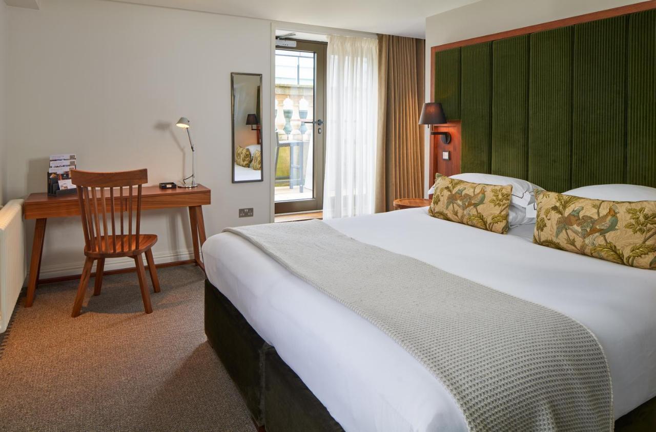 Aparthotel Cheval The Edinburgh Grand Esterno foto A room at the hotel