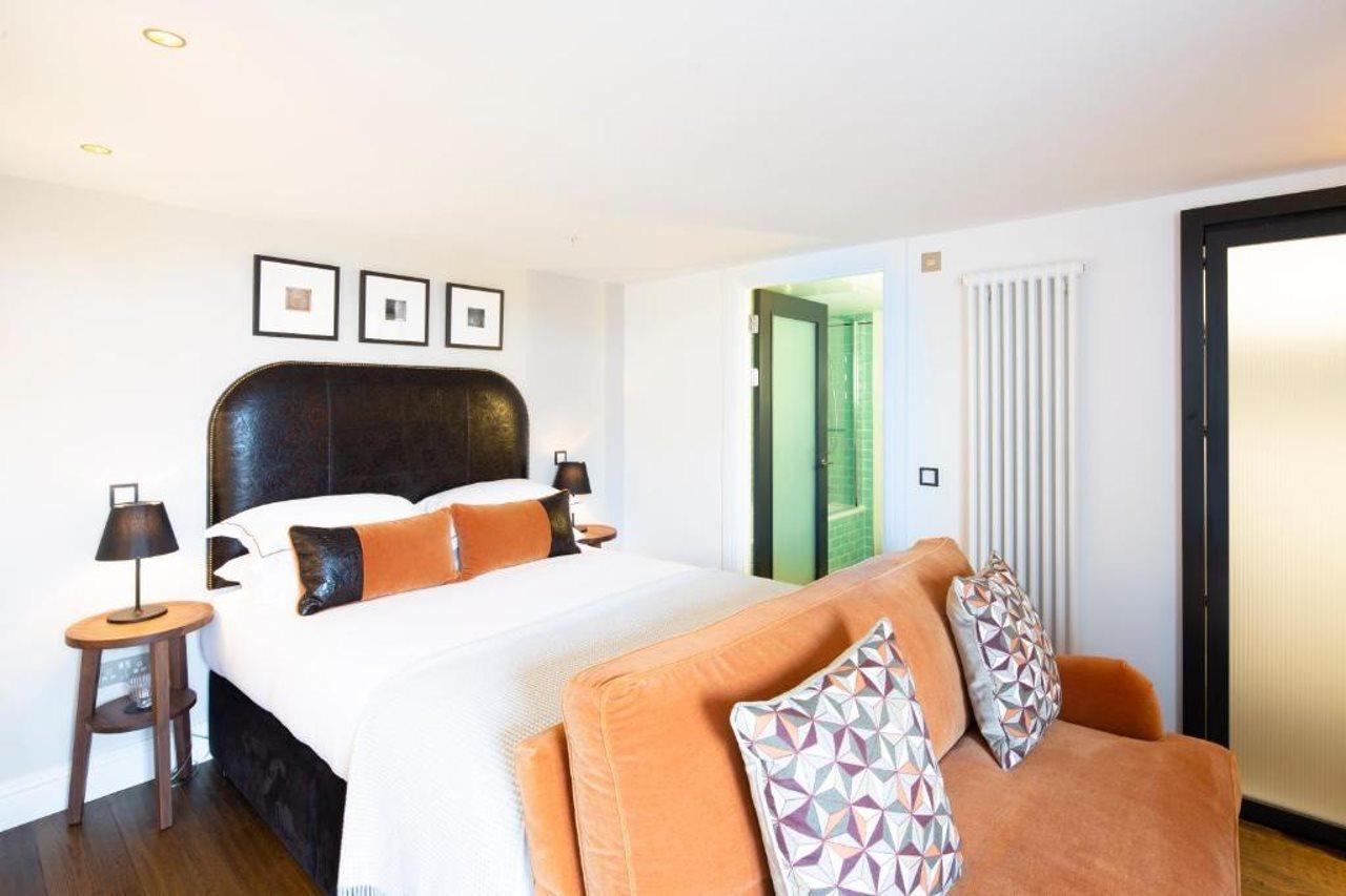 Aparthotel Cheval The Edinburgh Grand Esterno foto A bedroom at the hotel