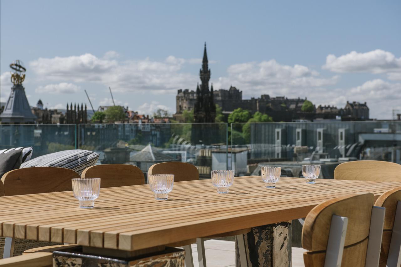Aparthotel Cheval The Edinburgh Grand Esterno foto The rooftop bar at the Edinburgh Marriott Hotel