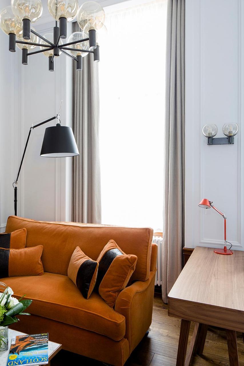 Aparthotel Cheval The Edinburgh Grand Esterno foto A floor lamp