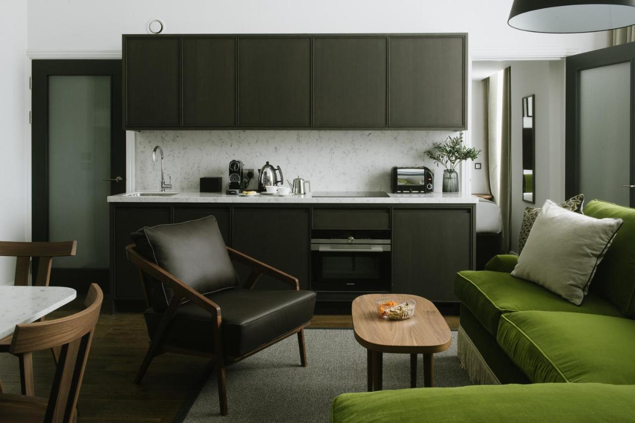 Aparthotel Cheval The Edinburgh Grand Esterno foto A kitchen in a serviced apartment in London